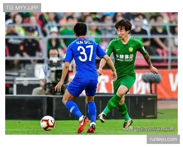 手臂自然位置 vs 扩大防守面积：手球判罚的关键界限